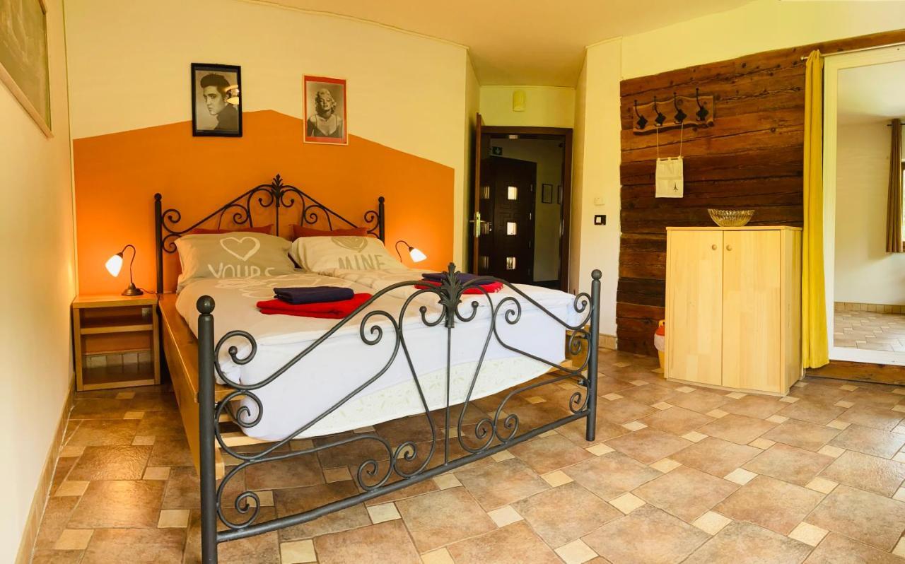 Вилла Family House Мозирье Экстерьер фото